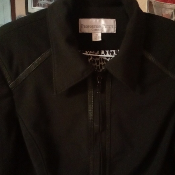 Jacket - Picture 5 of 9